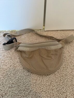 LeSportSac Tan Nylon Belt Bag Fanny Pack Adjustable Waist Bag
